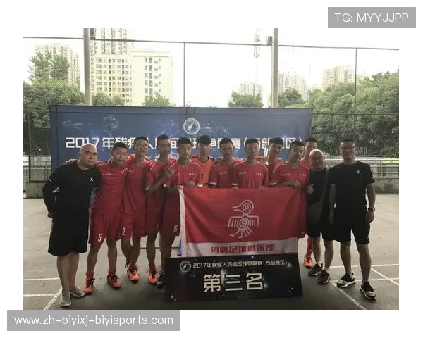 足球去中心化俱乐部模式是否挑战传统职业联赛组织架构